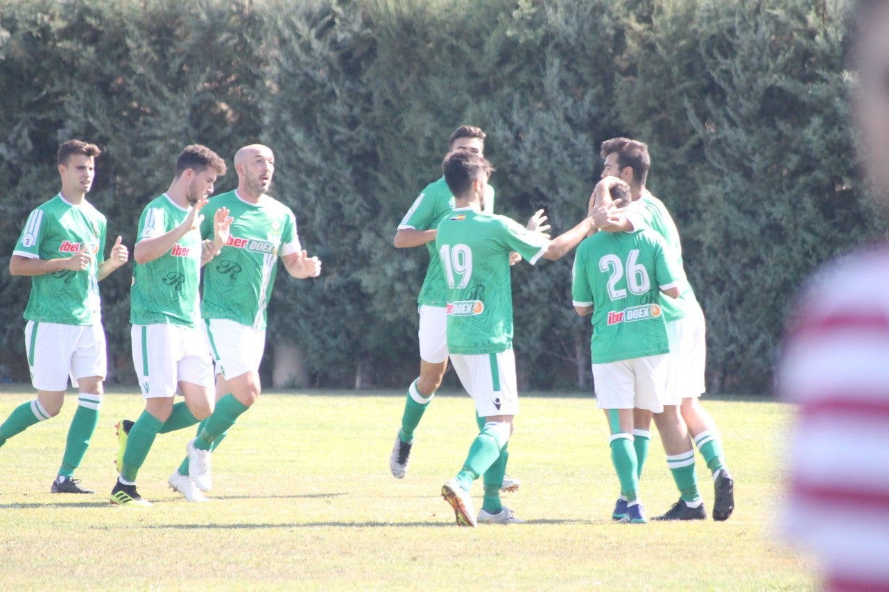 Algunas imágenes del encuentro de la tercera jornada de liga de Tercera División disputado en el Municipal de San Roque y que acabó 2-5 (08-09-2019)