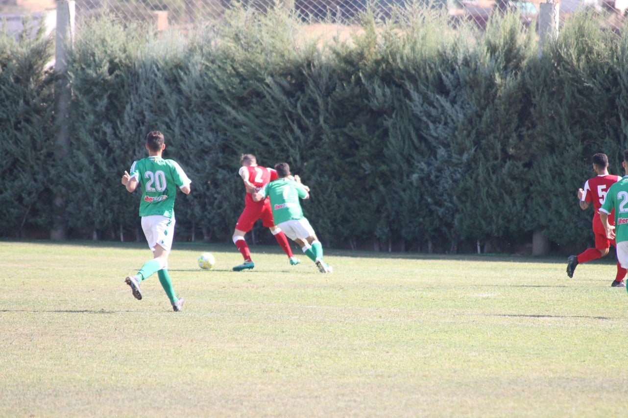 Algunas imágenes del encuentro de la tercera jornada de liga de Tercera División disputado en el Municipal de San Roque y que acabó 2-5 (08-09-2019)
