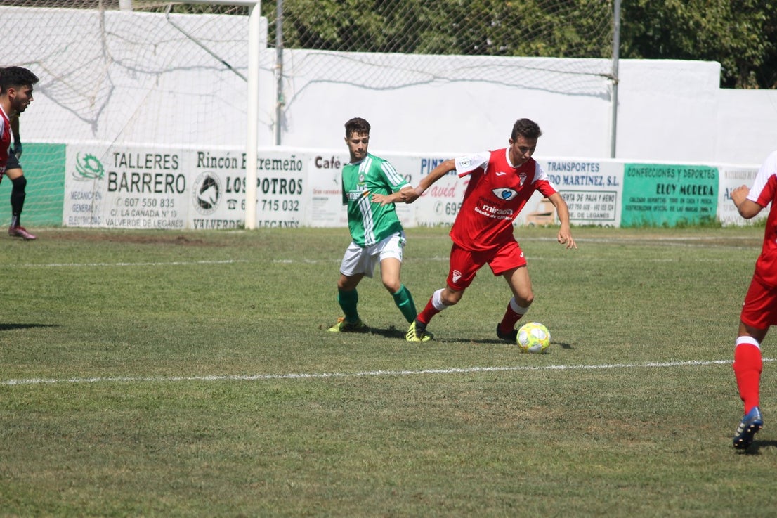Algunas imágenes del encuentro de la tercera jornada de liga de Tercera División disputado en el Municipal de San Roque y que acabó 2-5 (08-09-2019)