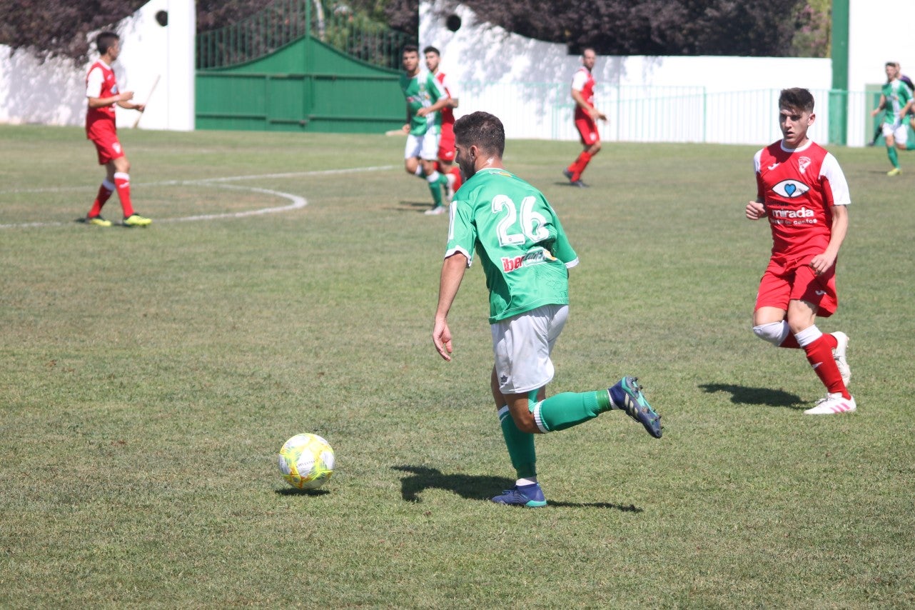 Algunas imágenes del encuentro de la tercera jornada de liga de Tercera División disputado en el Municipal de San Roque y que acabó 2-5 (08-09-2019)