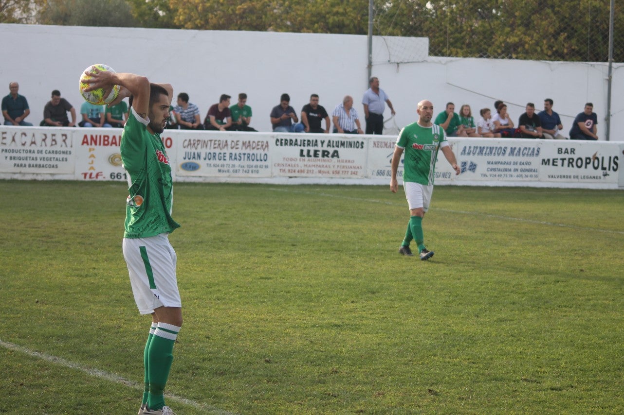 Algunas imágenes del encuentro de la quinta jornada de liga de Tercera División disputado en el Municipal de San Roque y que acabó en empate a cero. (22-09-2019)