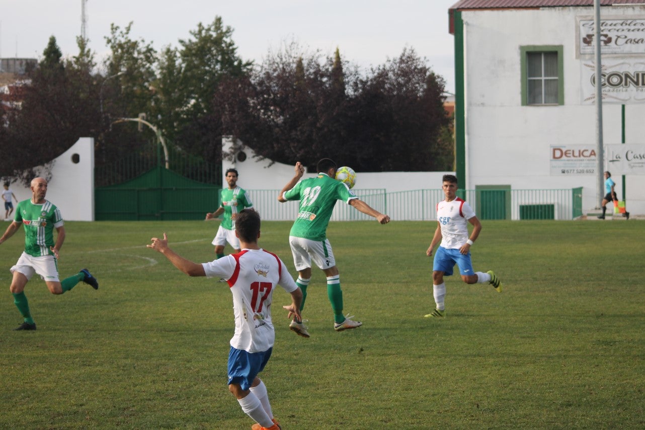 Algunas imágenes del encuentro de la quinta jornada de liga de Tercera División disputado en el Municipal de San Roque y que acabó en empate a cero. (22-09-2019)