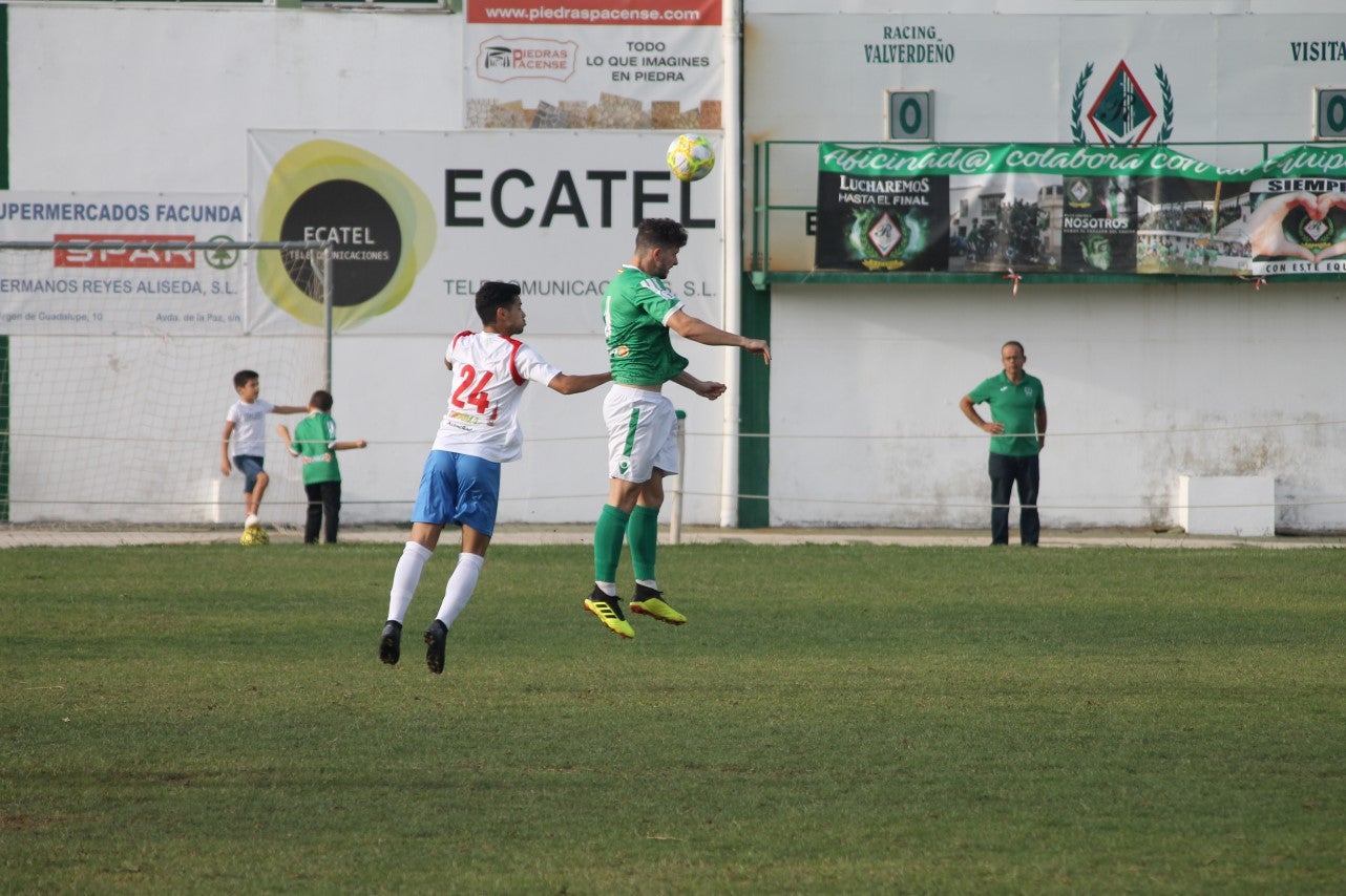 Algunas imágenes del encuentro de la quinta jornada de liga de Tercera División disputado en el Municipal de San Roque y que acabó en empate a cero. (22-09-2019)