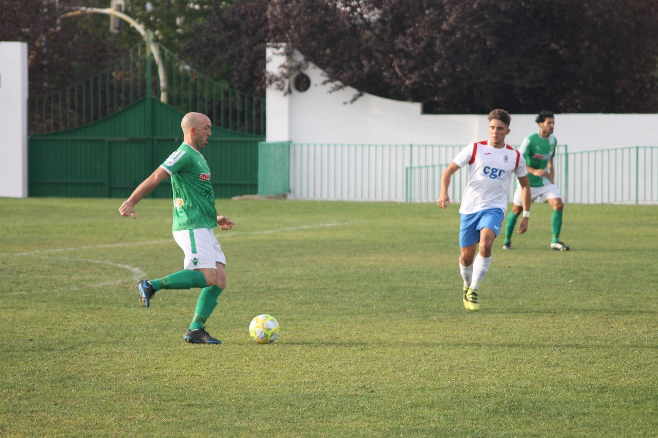 Algunas imágenes del encuentro de la quinta jornada de liga de Tercera División disputado en el Municipal de San Roque y que acabó en empate a cero. (22-09-2019)