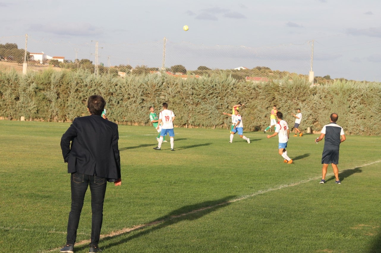 Algunas imágenes del encuentro de la quinta jornada de liga de Tercera División disputado en el Municipal de San Roque y que acabó en empate a cero. (22-09-2019)