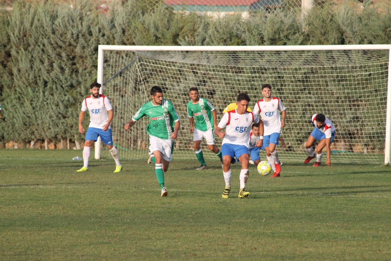 Algunas imágenes del encuentro de la quinta jornada de liga de Tercera División disputado en el Municipal de San Roque y que acabó en empate a cero. (22-09-2019)