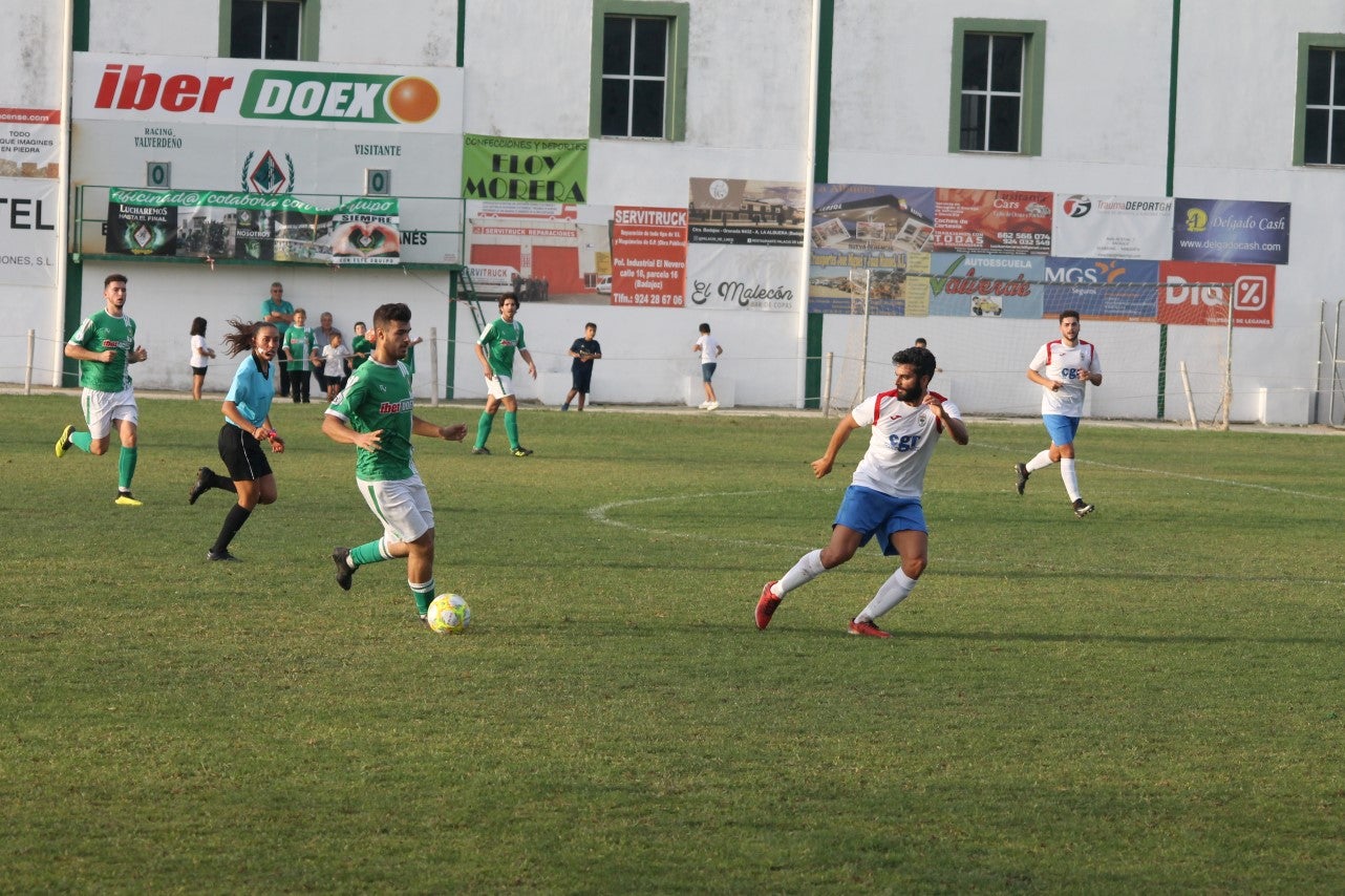 Algunas imágenes del encuentro de la quinta jornada de liga de Tercera División disputado en el Municipal de San Roque y que acabó en empate a cero. (22-09-2019)
