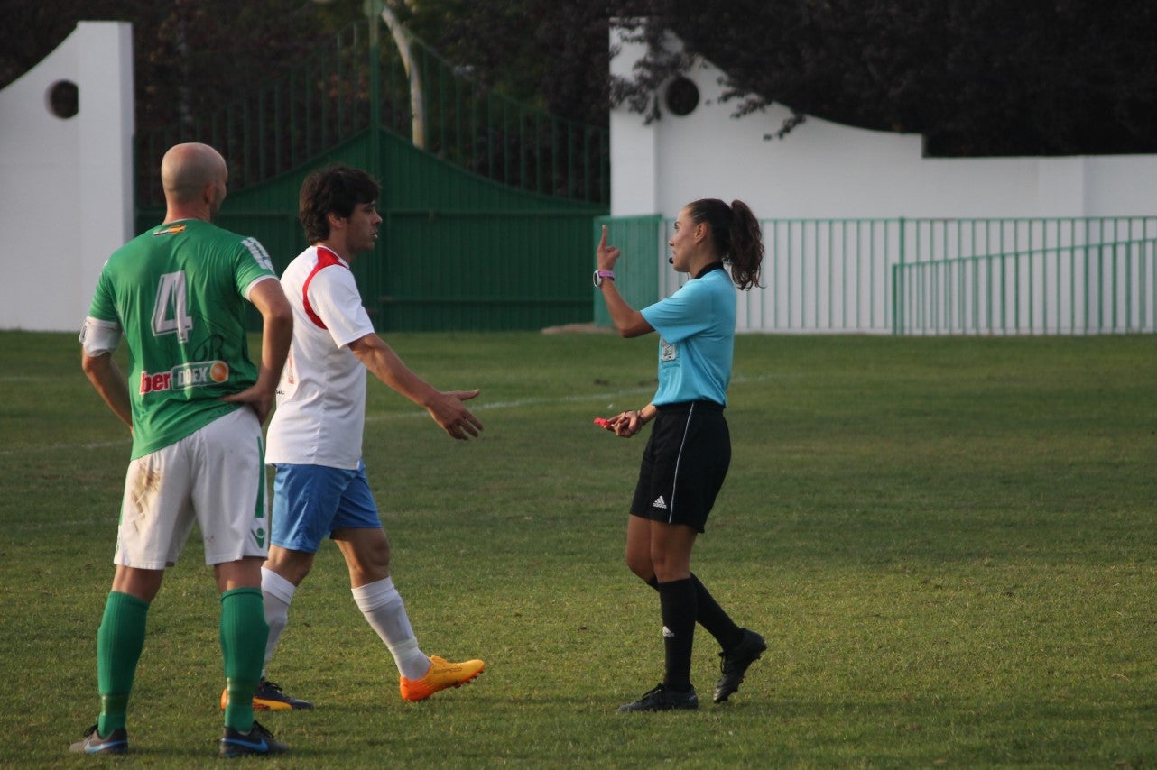 Algunas imágenes del encuentro de la quinta jornada de liga de Tercera División disputado en el Municipal de San Roque y que acabó en empate a cero. (22-09-2019)