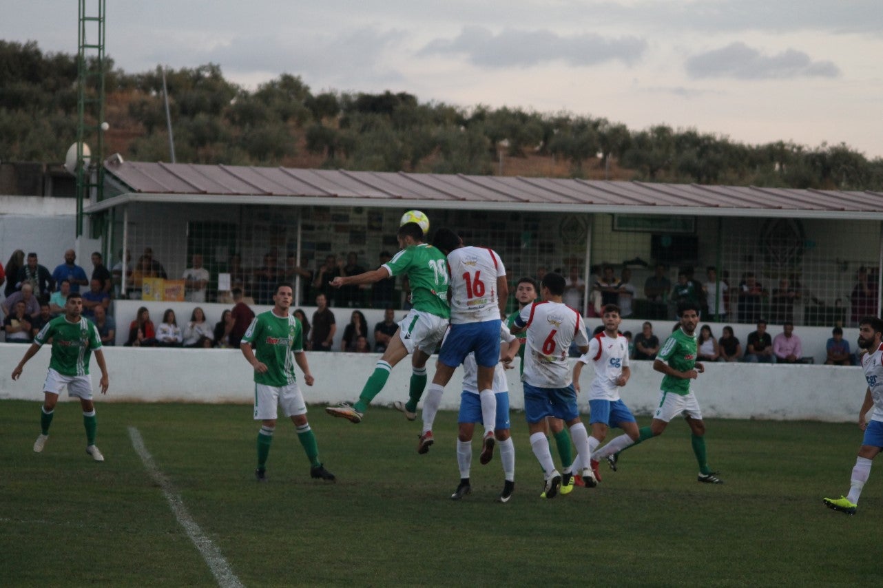 Algunas imágenes del encuentro de la quinta jornada de liga de Tercera División disputado en el Municipal de San Roque y que acabó en empate a cero. (22-09-2019)
