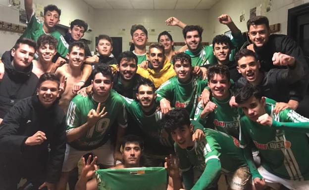 Celebración del triunfo en los vestuarios