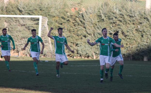 Imagen. Celebración del gol de Borja con el que se empató el encuentro