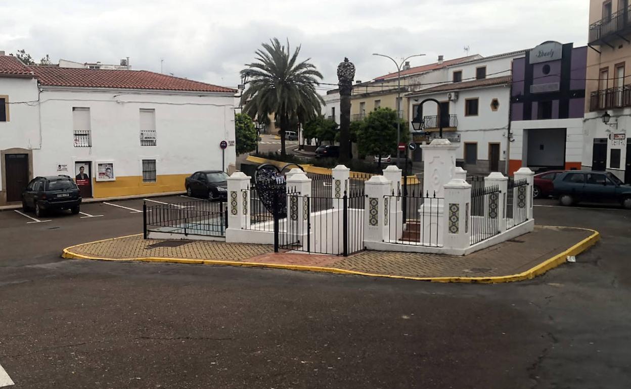Insólita imagen de la plaza Antonio Asensio, en la que no se ve ningún vecino