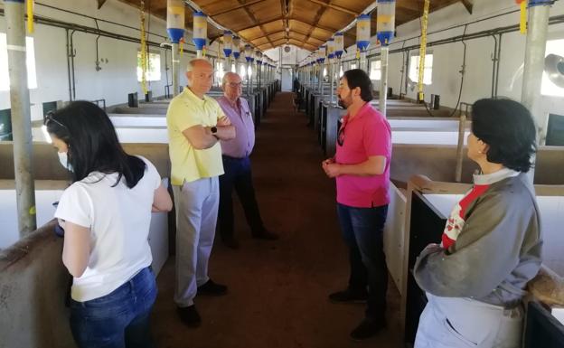 Visitando la explotación donde tuvo lugar el suceso