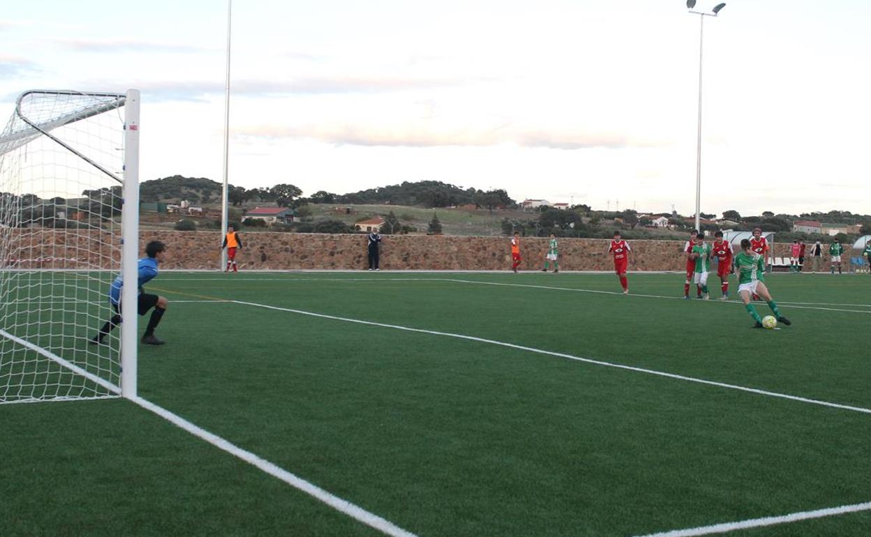 Los valverdeños desaprovecharon un penalti a favor para empatar el partido
