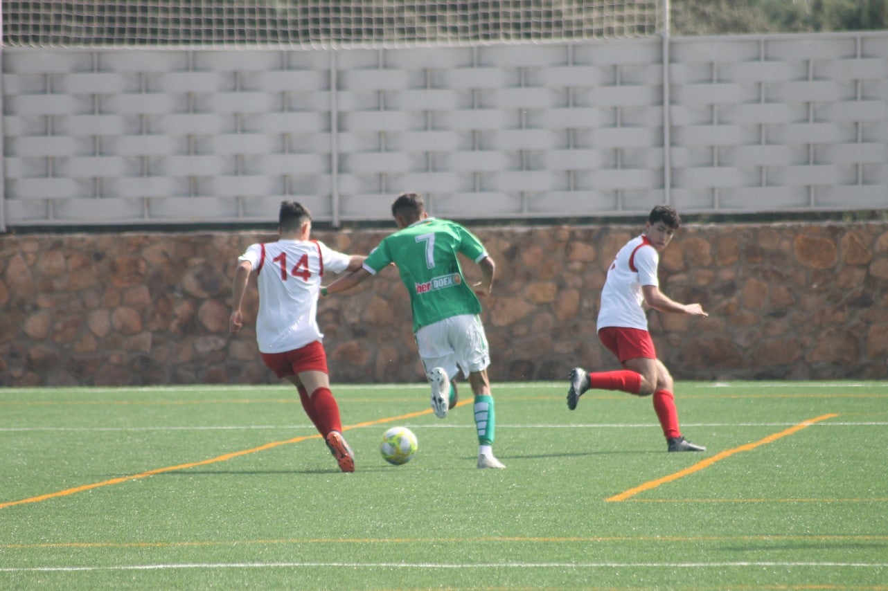 Fotos: Juveniles: Racing Valverdeño – Gran Maestre (II)
