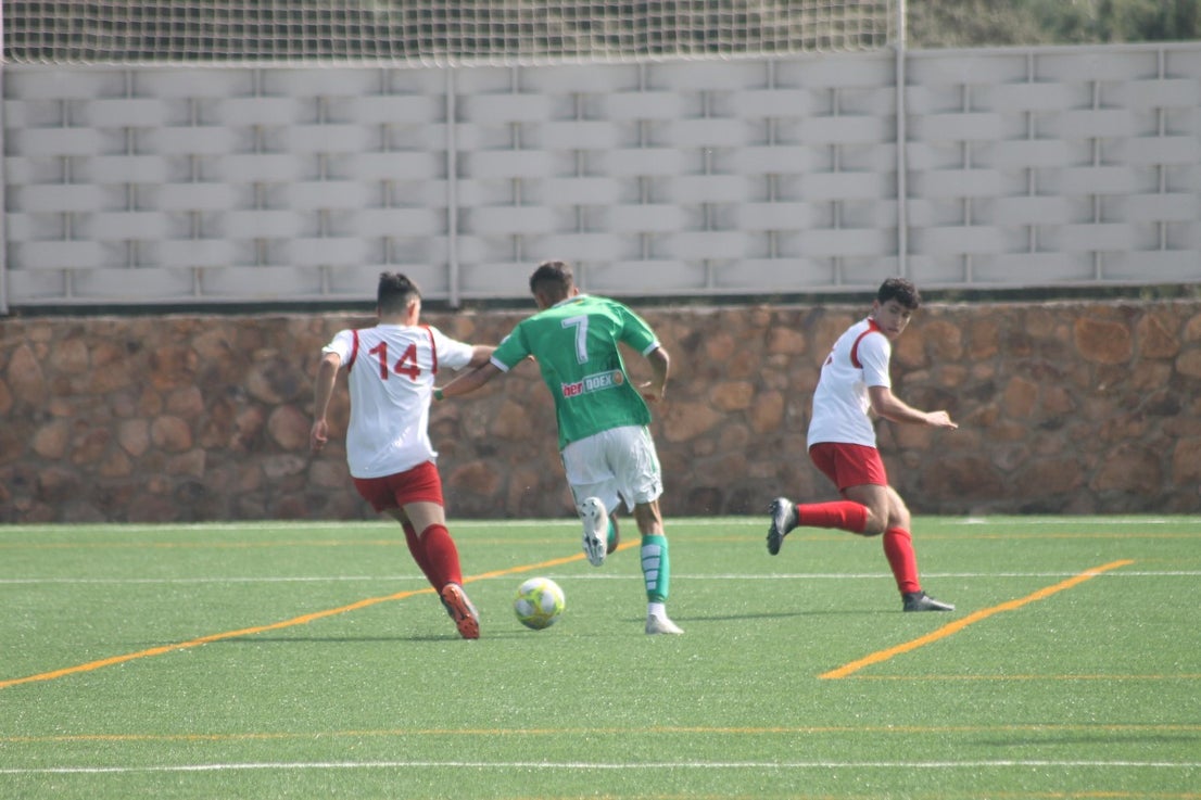Fotos: Juveniles: Racing Valverdeño – Gran Maestre (II)