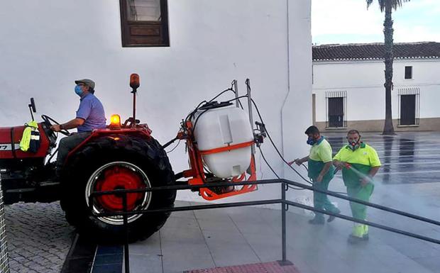 Labores de desinfección de la vía pública