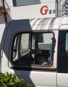 Imagen secundaria 2 - 1. Accidente en la carretera de Olivenza. 2. Vehículo a la que robó la rueda. 3. Vehículo del que sustrajo el gato