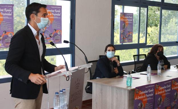 Imagen principal - Intervenciones de Manolo Borrego, Catalina García y María Fernanda Guisado