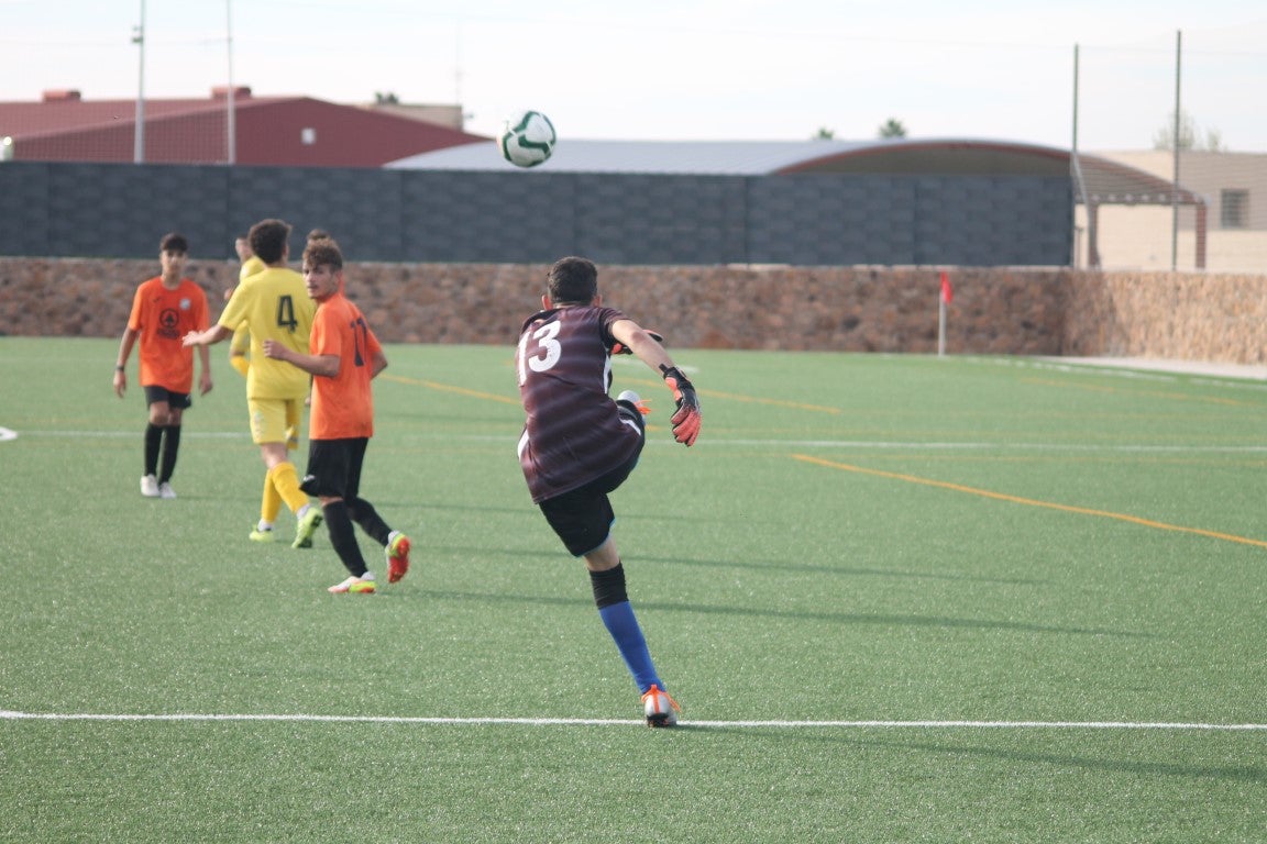 Fotos: Juveniles: Racing Valverdeño – Alconchel