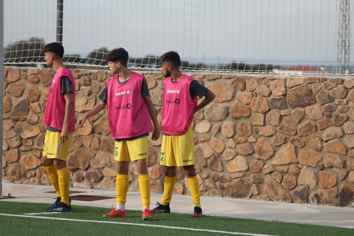 Fotos: Juveniles: Racing Valverdeño – Alconchel