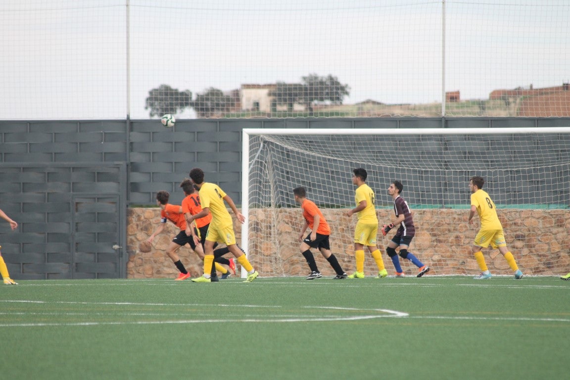Fotos: Juveniles: Racing Valverdeño – Alconchel