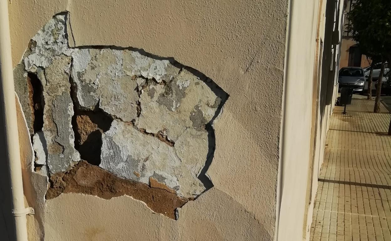 En un hueco de una pared puede haber una sorpresa