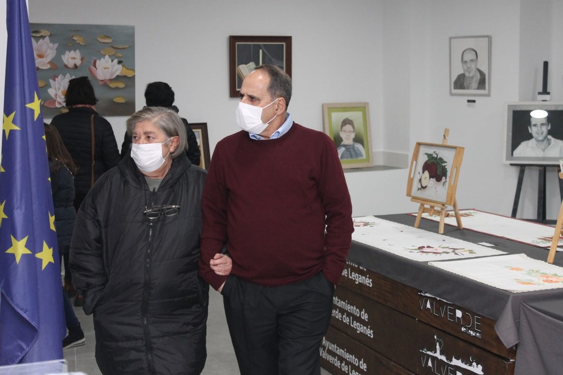 Fotos: Inauguración de la Exposición de Pintura de los Alumnos de Belén Rastrollo