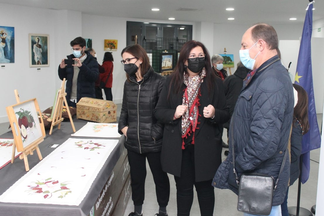 Fotos: Inauguración de la Exposición de Pintura de los Alumnos de Belén Rastrollo