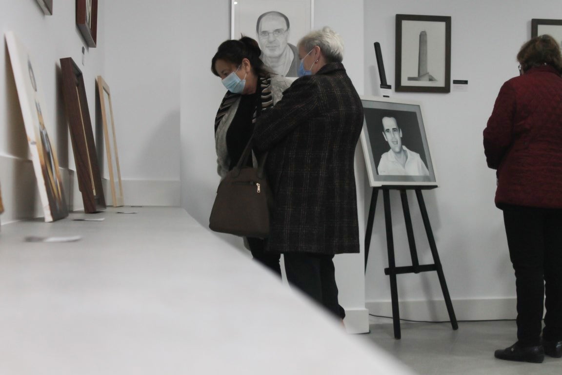 Fotos: Inauguración de la Exposición de Pintura de los Alumnos de Belén Rastrollo