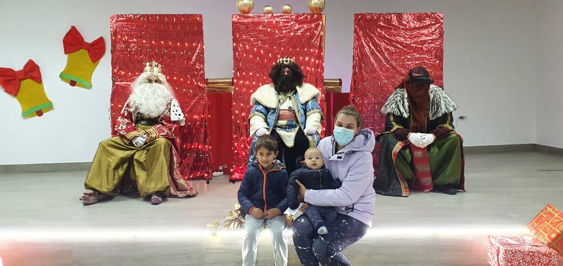 Fotos: Entrega de las cartas a SSMM Los Reyes Magos (03-01-2022)