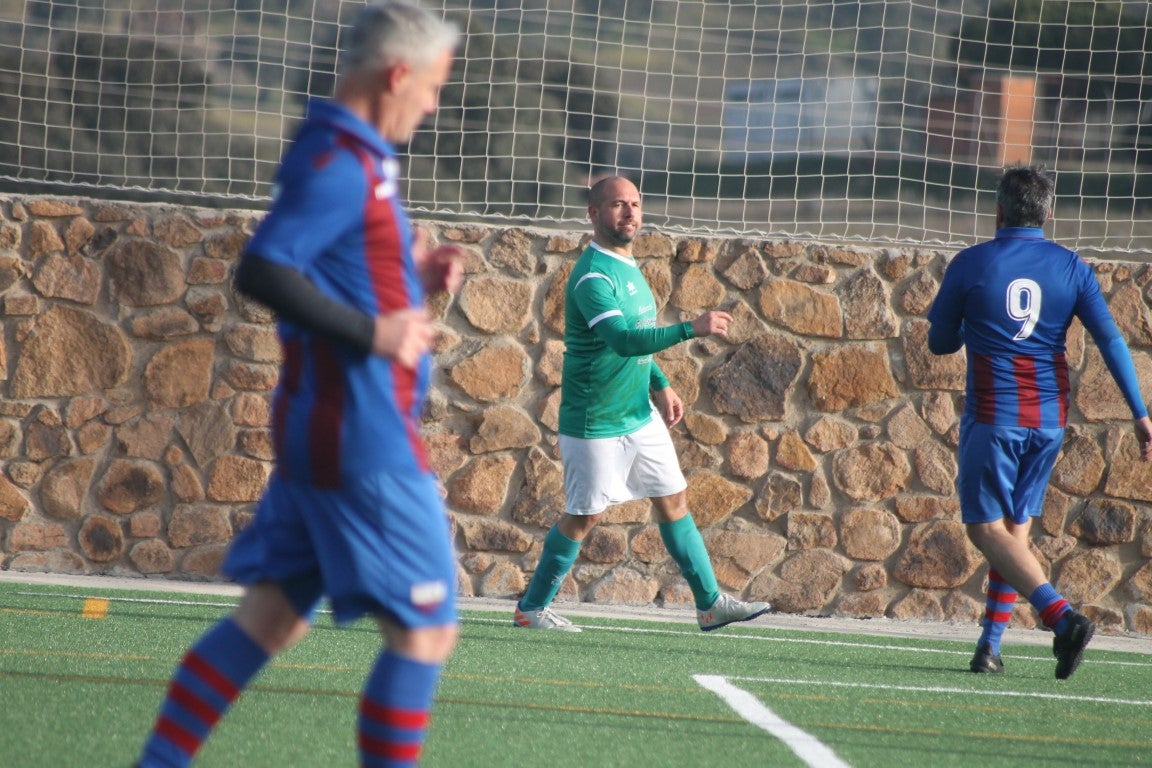 Fotos: Veteranos Valverde – CF Extremadura Veteranos