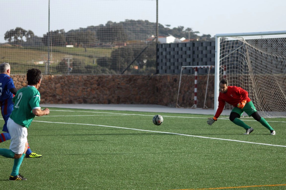 Fotos: Veteranos Valverde – CF Extremadura Veteranos