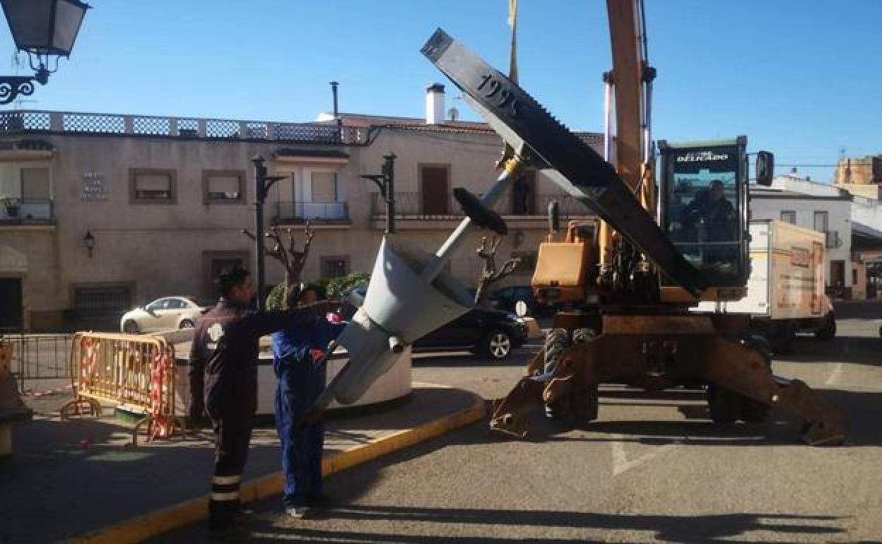 Retirando las piezas del Molino de Aceite
