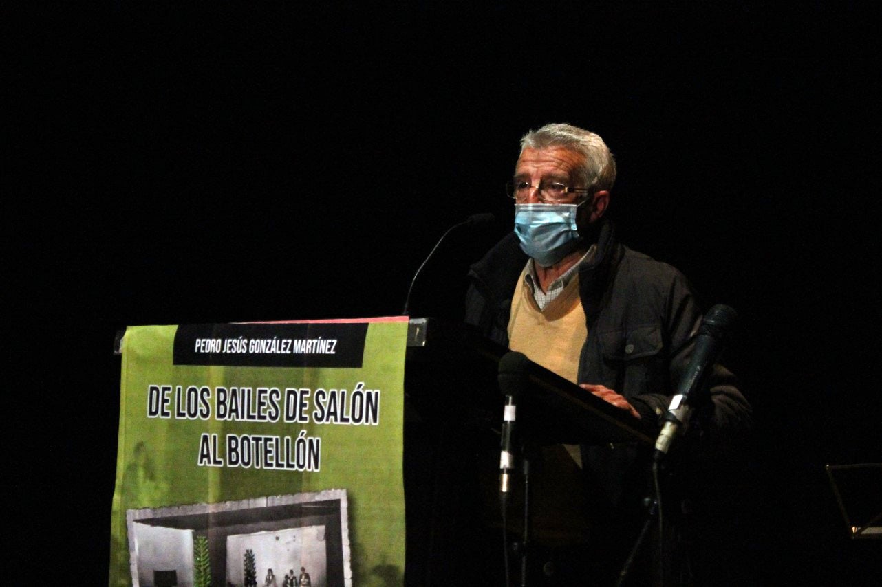 Fotos: Presentación del libro ‘De los bailes de salón al botellón’