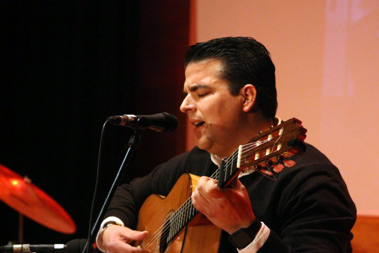 Fotos: Presentación del libro ‘De los bailes de salón al botellón’
