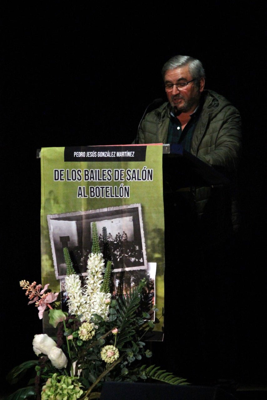 Fotos: Presentación del libro ‘De los bailes de salón al botellón’