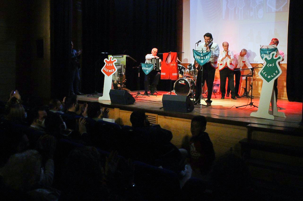 Fotos: Presentación del libro ‘De los bailes de salón al botellón’