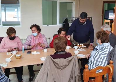 Imagen secundaria 1 - Café y pasteles en el Hogar