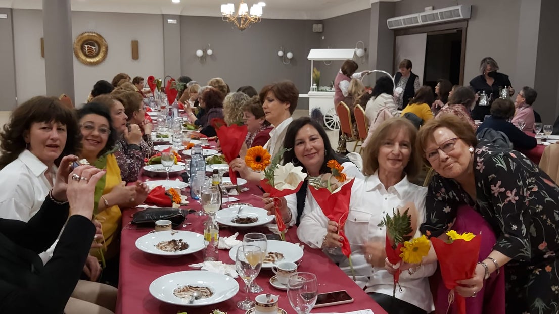 Fotos: Comida de convivencia de la Asociación de Mujeres