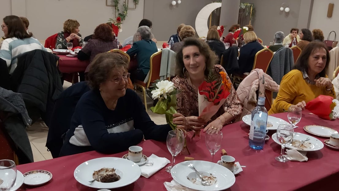 Fotos: Comida de convivencia de la Asociación de Mujeres