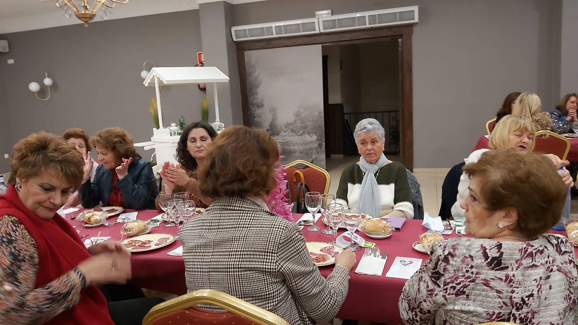 Fotos: Comida de convivencia de la Asociación de Mujeres