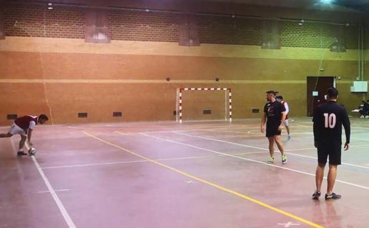 Fútbol Sala: A falta de tres jornadas para el final de la fase regular de la liga de invierno de fútbol sala, Disco Ángelo FS se mete en playoff