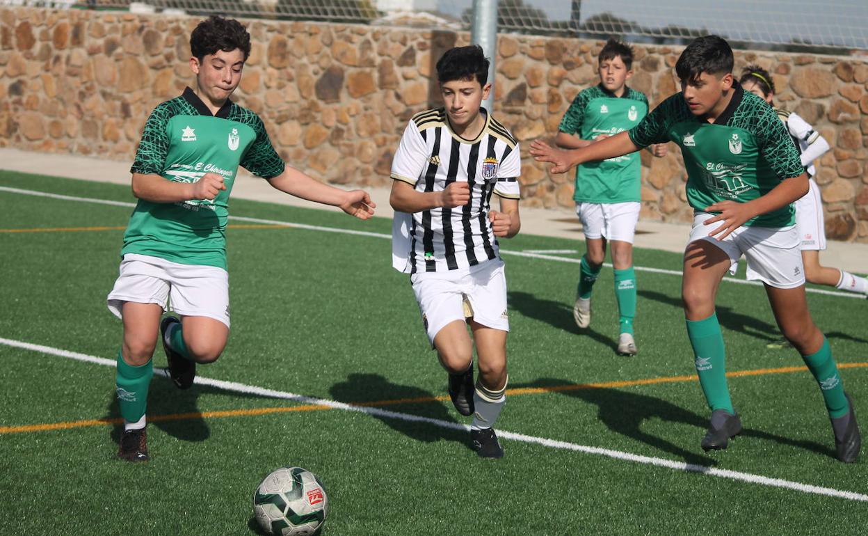 Fútbol Base: Solo los prebenjamines y zagalines de la Escuela Municipal de Deportes ganaron el pasado fin de semana