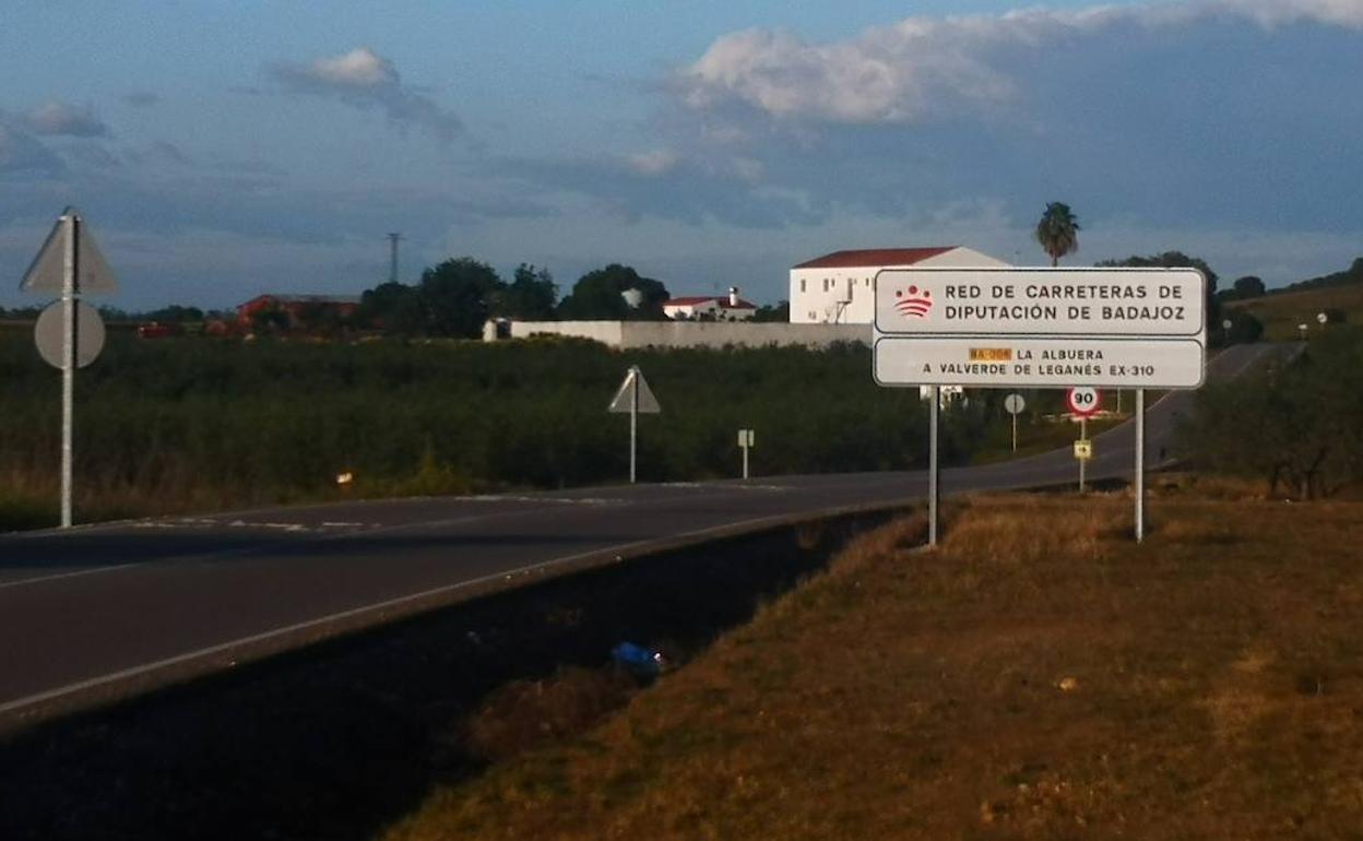 Obras: El acondicionamiento y mejora de la carretera de La Albuera, cada vez más cerca