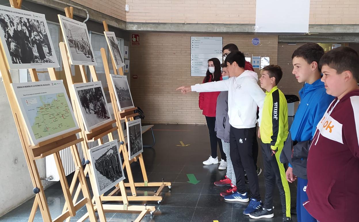 Mauthausen: El IES 'Campos de San Roque' homenajea a las víctimas del campo de concentración de Mauthausen