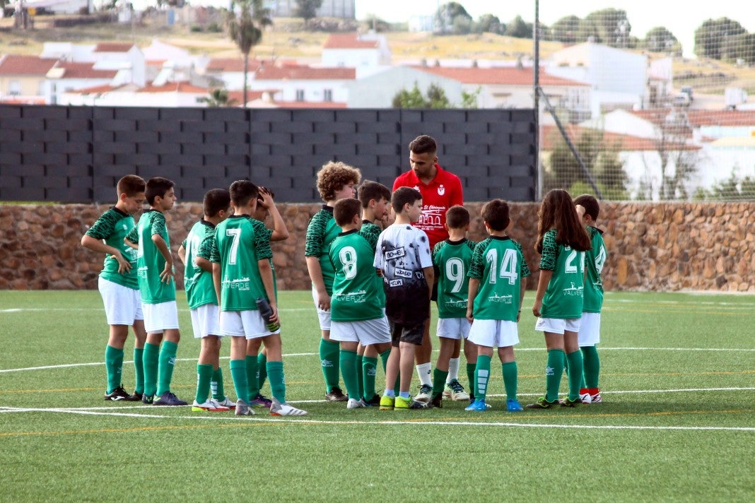 Fotos: Alevines A EMD Valverde - Escuela Guadalupe