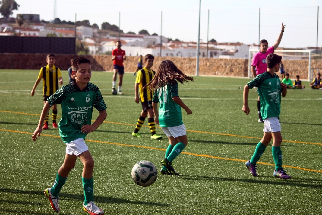 Fotos: Alevines A EMD Valverde - Escuela Guadalupe