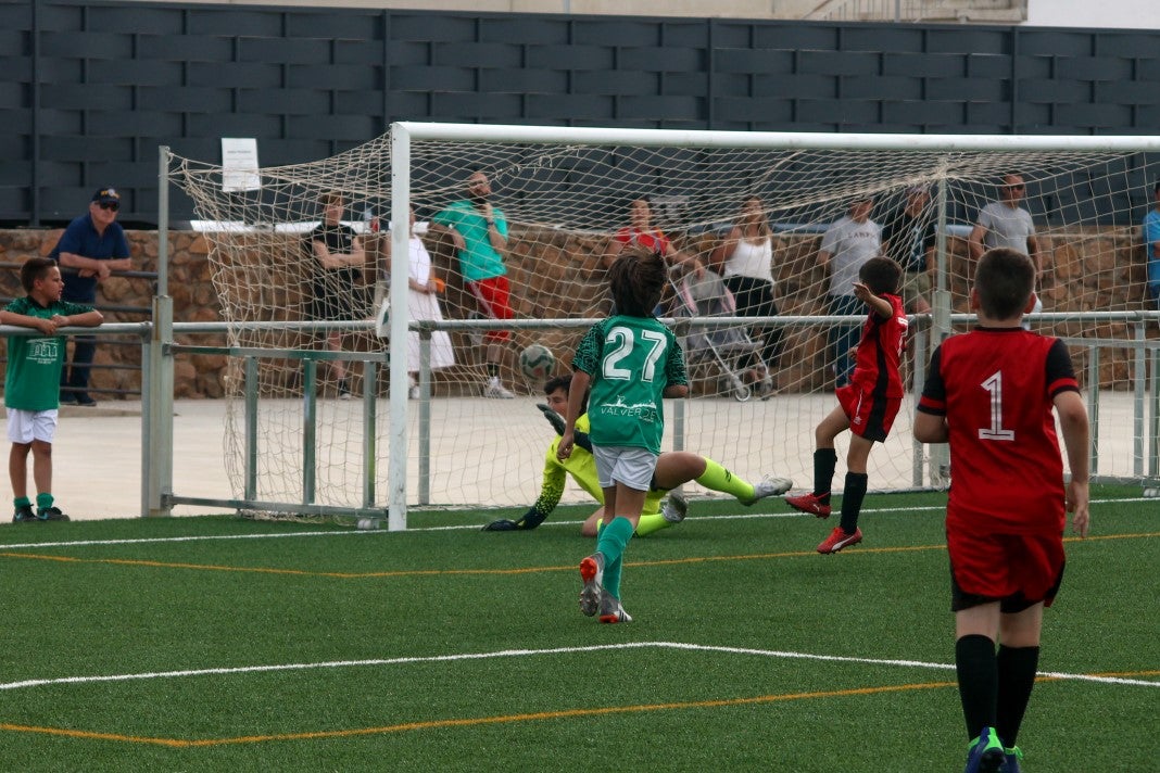 Fotos: Alevines B EMD Valverde – AD Hispanolusa