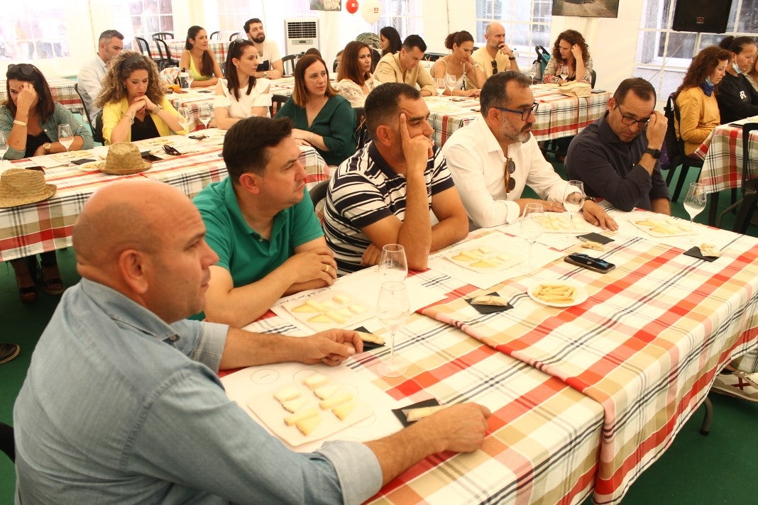 Fotos: XI 'Vive la Trashumancia' y III 'Feria del Queso Artesano' (V)